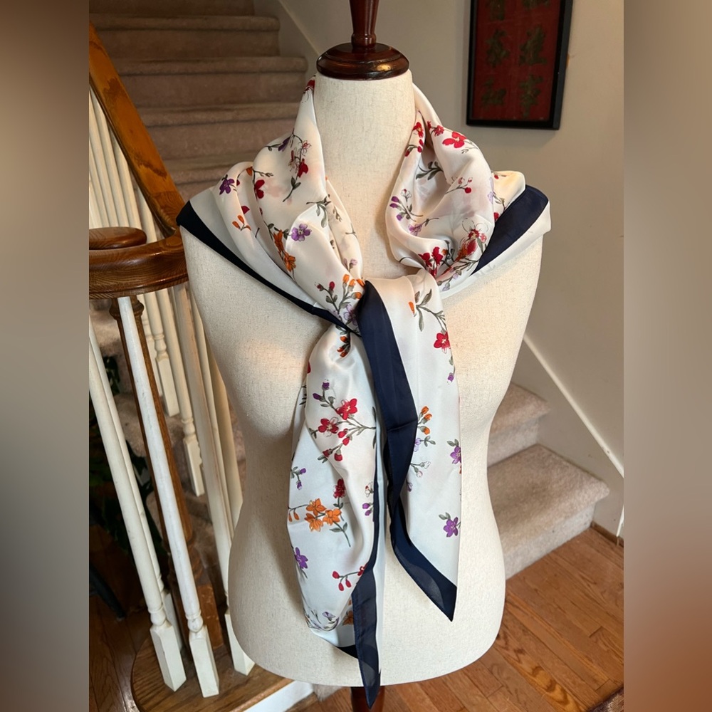 BNWT Tasha Scarf in a Delicate Flower Print with a Navy Border Perfect Accent